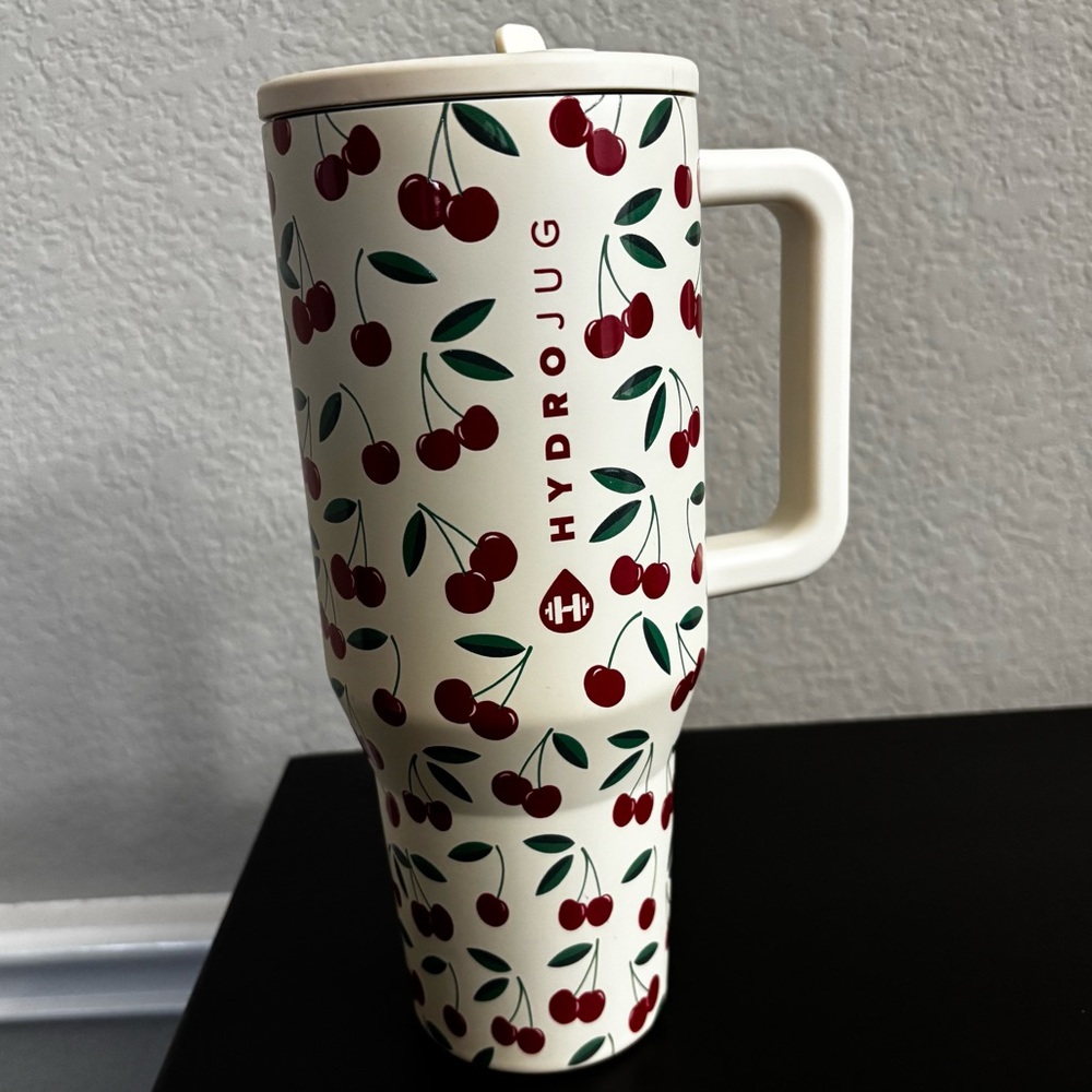 Cherry HydroJug 40oz 🍒